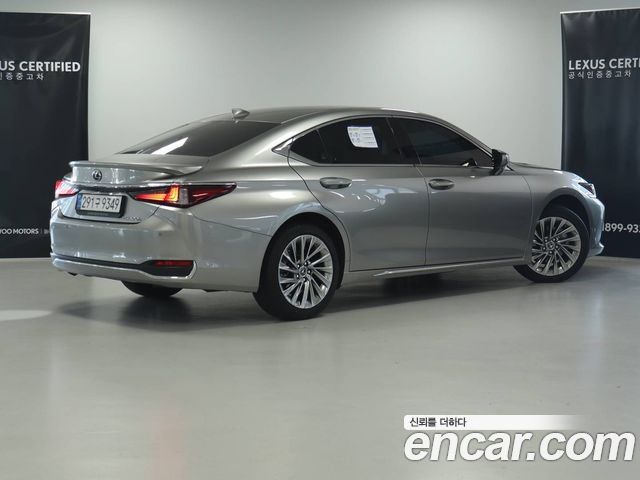 Lexus ES Luxury Plus — пробег 10 581 км — фото 2 из 5