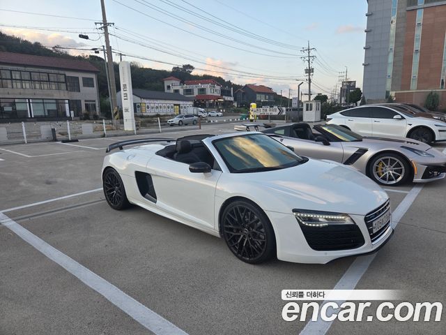 Audi R8 5.2 V10 Spyder — пробег 107 000 км — фото 3 из 5