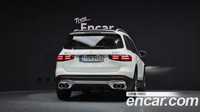 Mercedes-Benz GLB-Class AMG GLB35 4MATIC — пробег 3 032 км — фото 4 из 5