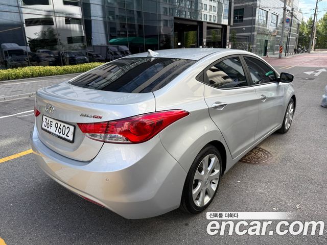 Hyundai AVANTE M16 GDI Top — пробег 30 000 км — фото 3 из 5