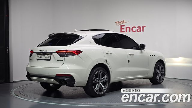 Maserati Levante из Кореи Encar