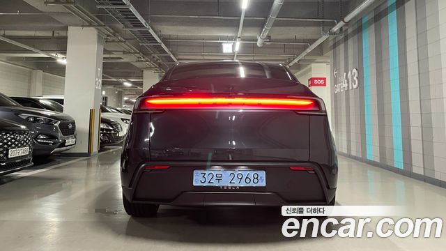 Tesla Model Y Premium RWD — пробег 1 350 км — фото 5 из 5