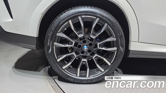 BMW X6 xDrive40i M Sport — пробег 17 403 км — фото 5 из 5