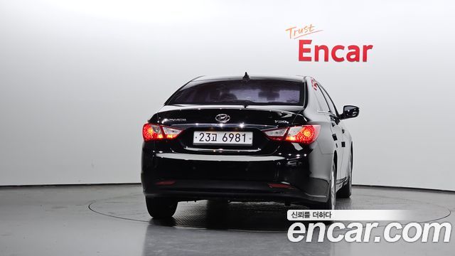 Hyundai Sonata LPi Luxury — пробег 128 570 км — фото 4 из 5
