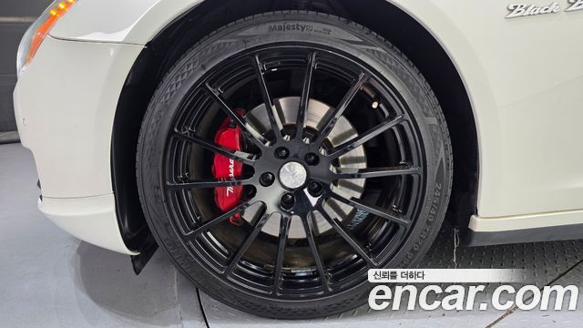 Maserati Quattroporte из Кореи Encar