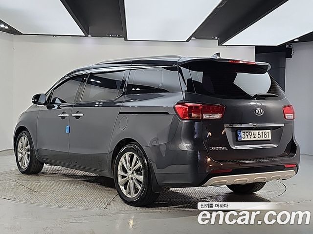 Kia Carnival из Кореи Encar