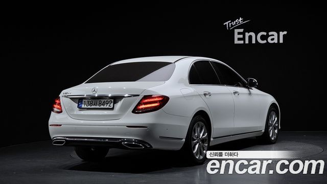 Mercedes-Benz E-Class из Кореи Encar