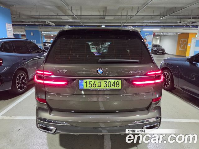 BMW X7 xDrive 40i M Sport 6STR — пробег 10 240 км — фото 4 из 5