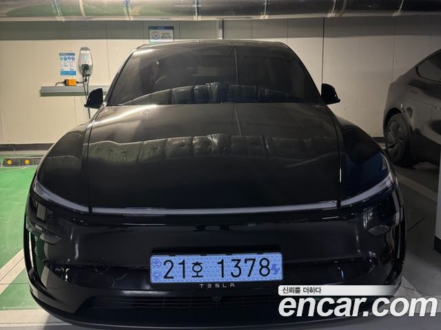 Tesla Model Y Premium RWD — пробег 1 127 км — фото 1 из 5