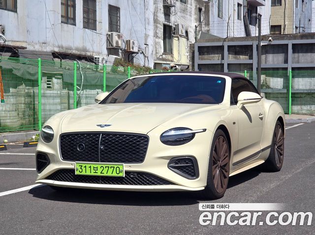Bentley Continental 4.0 GTC Speed — пробег 9 900 км — фото 4 из 5