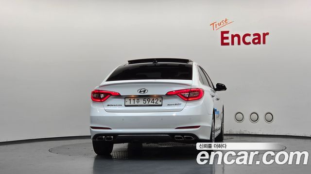 Hyundai Sonata 2.0 Turbo Exclusive — пробег 124 239 км — фото 4 из 5