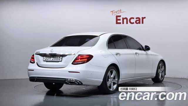 Mercedes-Benz E-Class E220d Avantgarde — пробег 184 345 км — фото 2 из 5