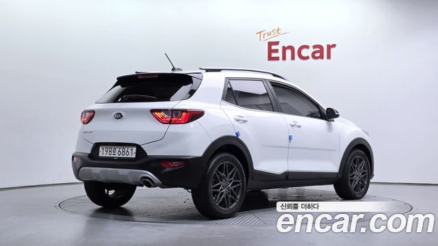 Kia Stonic из Кореи Encar