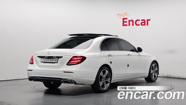 Mercedes-Benz E-Class из Кореи Encar