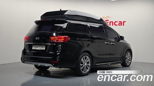 Kia Carnival 9-Seater Hi-Limousine Prestige — пробег 143 909 км — фото 2 из 5