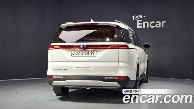 Kia Carnival из Кореи Encar