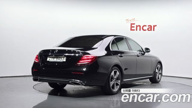 Mercedes-Benz E-Class из Кореи Encar