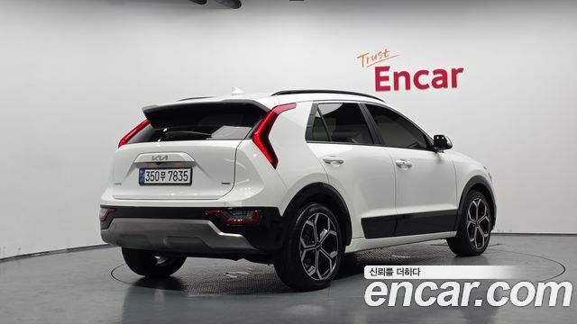 Kia Niro Prestige — пробег 138 867 км — фото 2 из 5