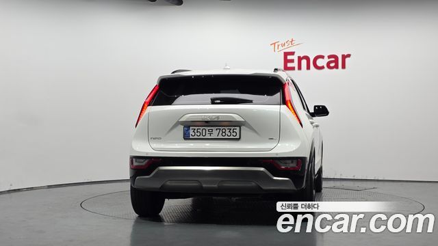 Kia Niro Prestige — пробег 138 867 км — фото 4 из 5