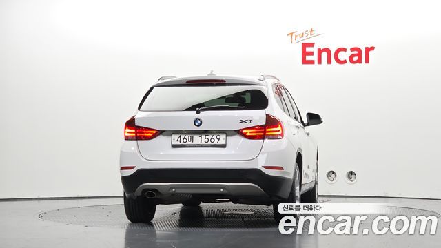 BMW X1 xDrive 18d — пробег 82 330 км — фото 4 из 5