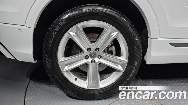 Audi Q8 из Кореи Encar