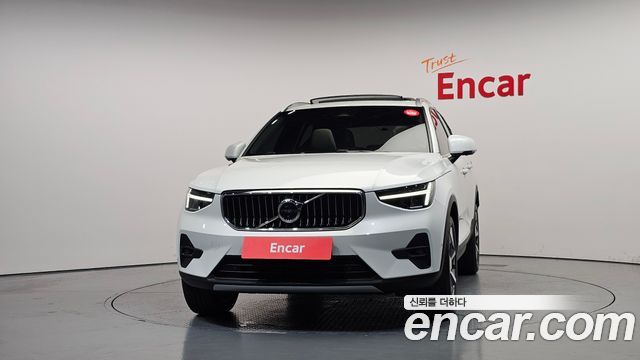 Volvo XC40 B4 Ultimate Bright — пробег 21 169 км — фото 3 из 5