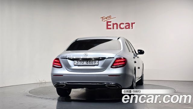 Mercedes-Benz E-Class из Кореи Encar