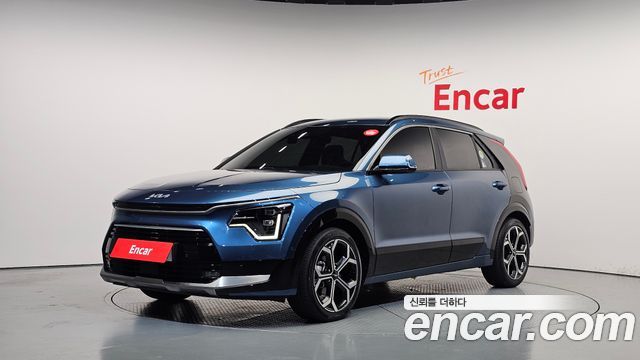 Kia Niro Signature — пробег 76 036 км — фото 1 из 5