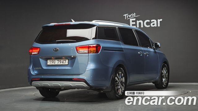 Kia Carnival из Кореи Encar