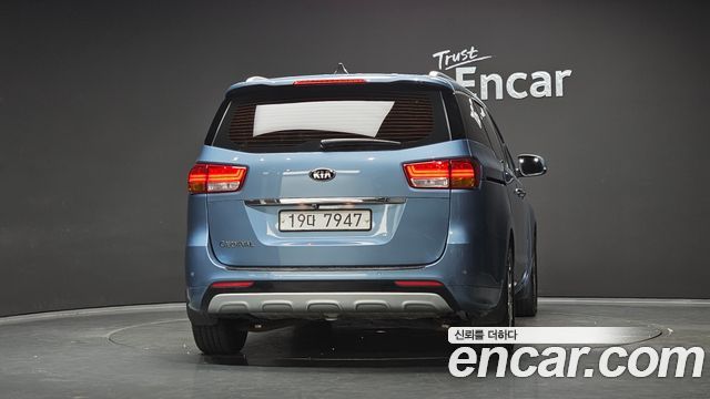 Kia Carnival из Кореи Encar