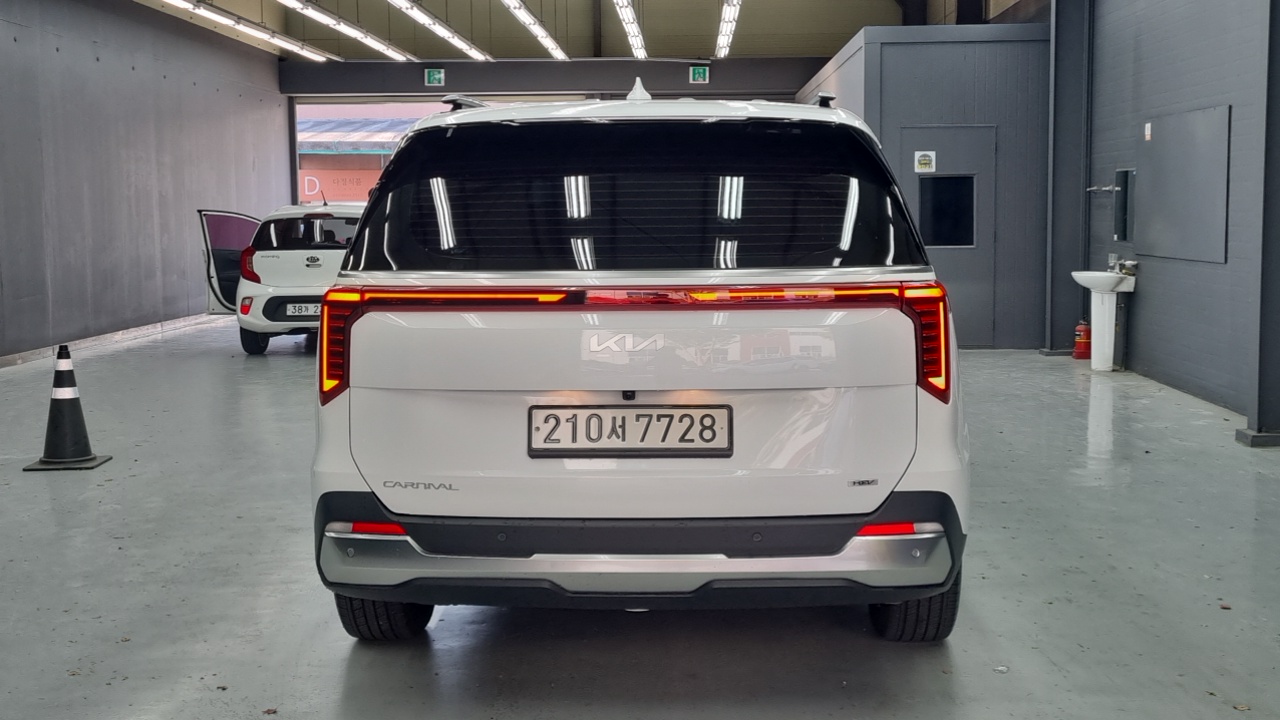 Kia Carnival из Кореи Encar
