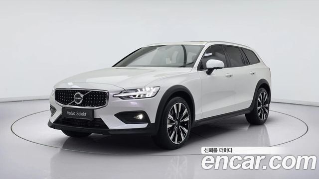 Volvo V60 B5 Ultra AWD — пробег 12 329 км — фото 1 из 5