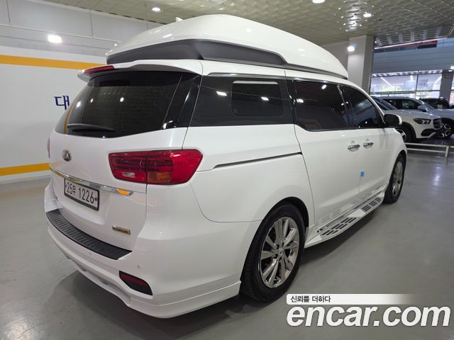 Kia Carnival 7-Seater Hi-Limousine President — пробег 160 786 км — фото 4 из 5