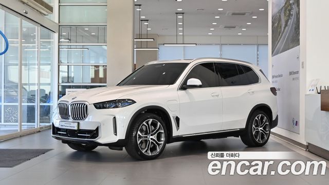 BMW X5 xDrive 50e xLine — пробег 4 168 км — фото 1 из 5