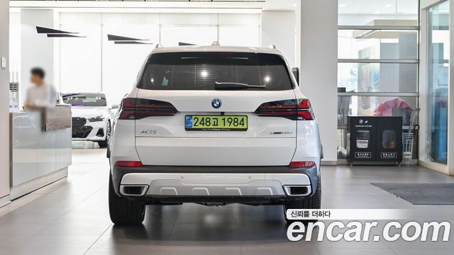 BMW X5 xDrive 50e xLine — пробег 4 168 км — фото 3 из 5