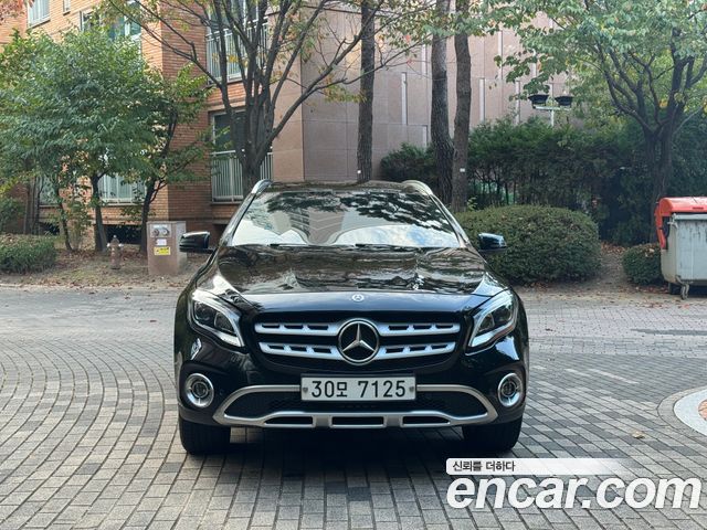 Mercedes-Benz GLA-Class GLA220 Premium — пробег 76 130 км — фото 3 из 5