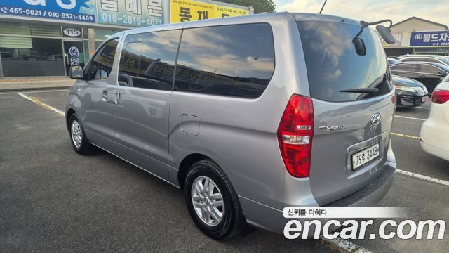 Hyundai Starex 12-Seater Wagon Smart — пробег 160 000 км — фото 3 из 5