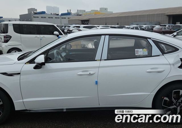 Hyundai Sonata 2.0 S — пробег 1 км — фото 2 из 5