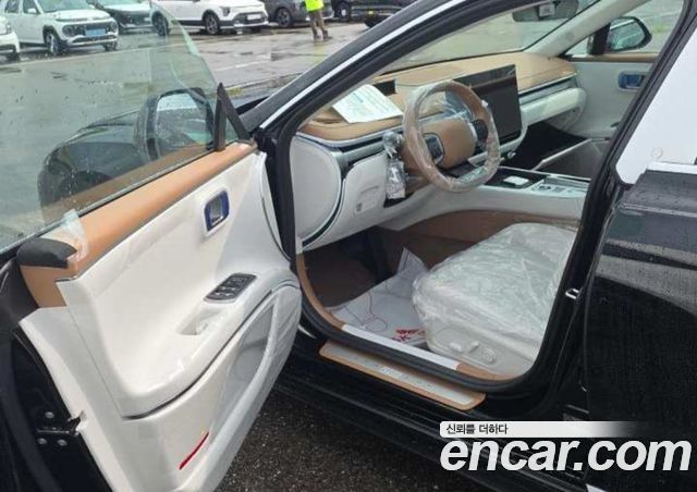 Hyundai Grandeur Premium — пробег 1 км — фото 4 из 5