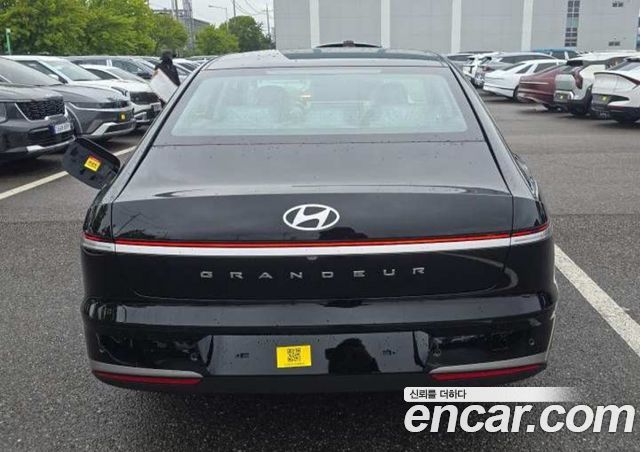 Hyundai Grandeur Premium — пробег 1 км — фото 3 из 5