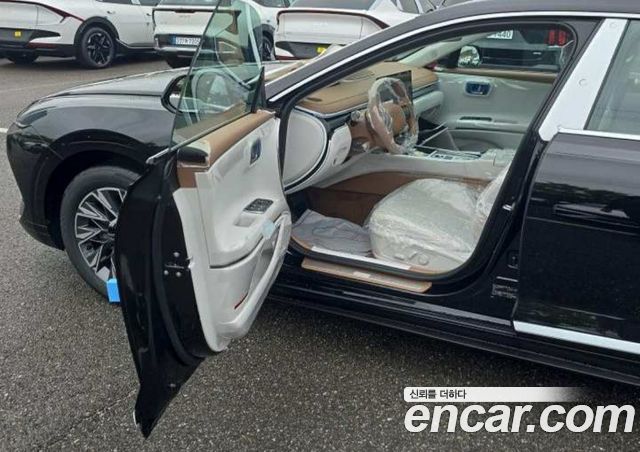 Hyundai Grandeur Premium — пробег 1 км — фото 4 из 5