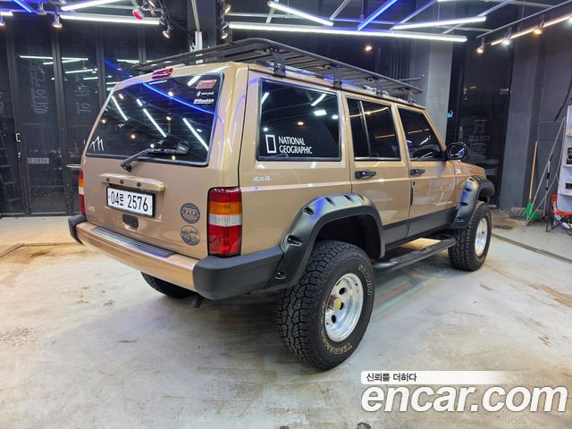 Jeep Cherokee 2.5 XJ — пробег 262 700 км — фото 4 из 5