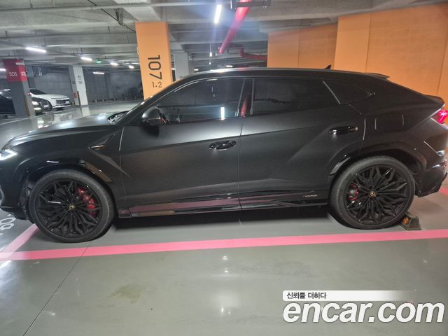 Lamborghini Urus 4.0 V8 SE — пробег 16 000 км — фото 2 из 5