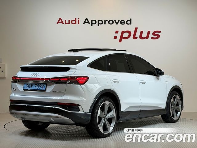 Audi Q4 e-tron 45 Premium Sportback — пробег 4 591 км — фото 2 из 5