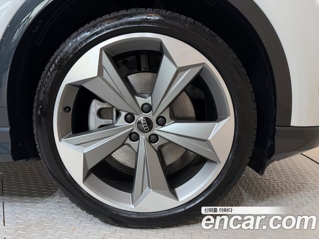 Audi Q4 e-tron 45 Premium Sportback — пробег 4 591 км — фото 5 из 5