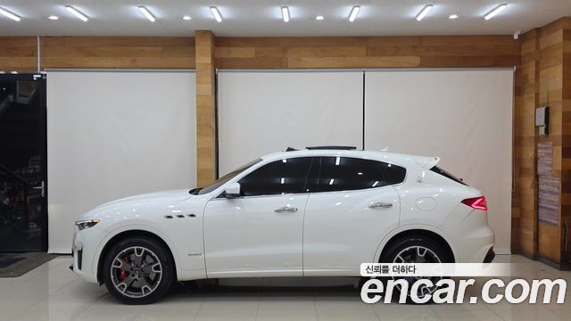 Maserati Levante из Кореи Encar