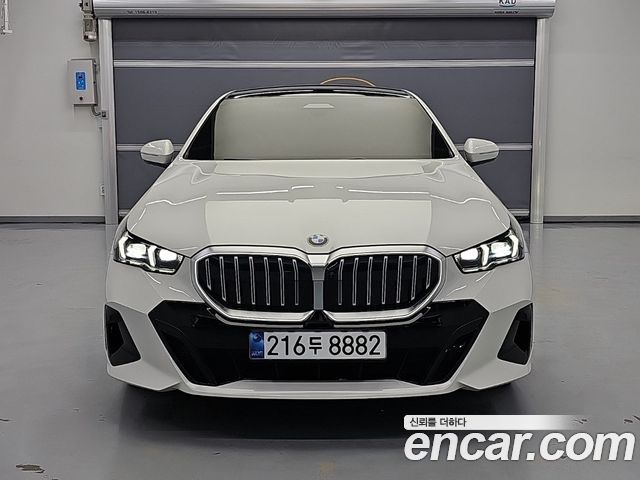 BMW 5-Series 520i M Sport — пробег 15 269 км — фото 2 из 5