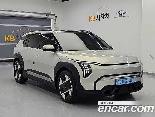 Kia EV3 Standard 2WD Earth — пробег 24 966 км — фото 4 из 5
