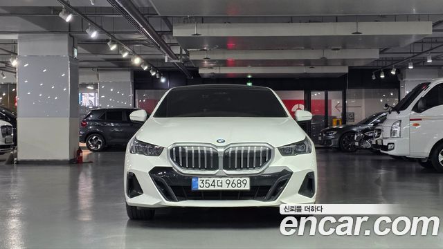 BMW 5-Series 530i xDrive M Sport — пробег 9 200 км — фото 1 из 5