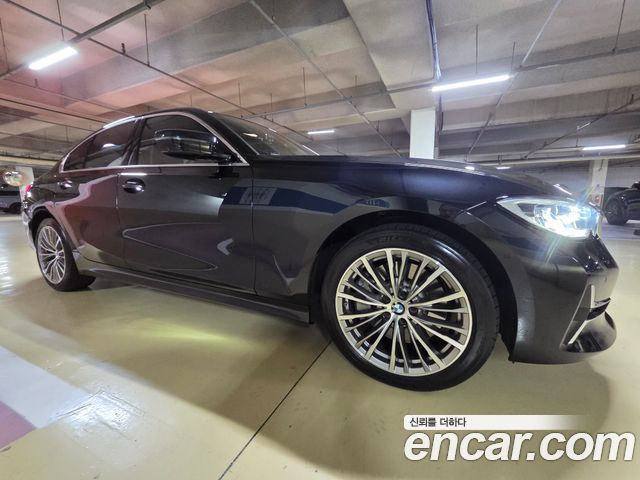 BMW 3-Series 330i xDrive Luxury — пробег 38 063 км — фото 1 из 5